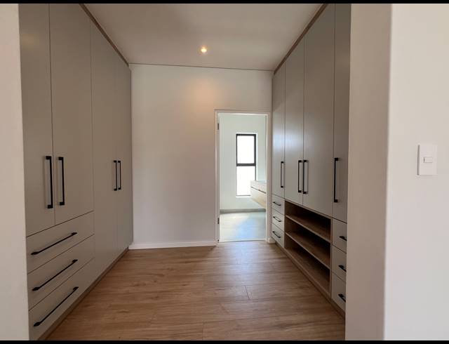 3 BEDROOM HOUSE FOR SALE IN SANDOWN